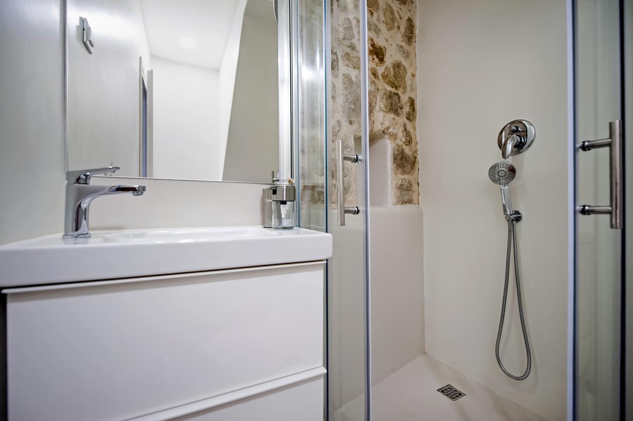 Luna Rooms And Studios Rovinj Bagian luar foto