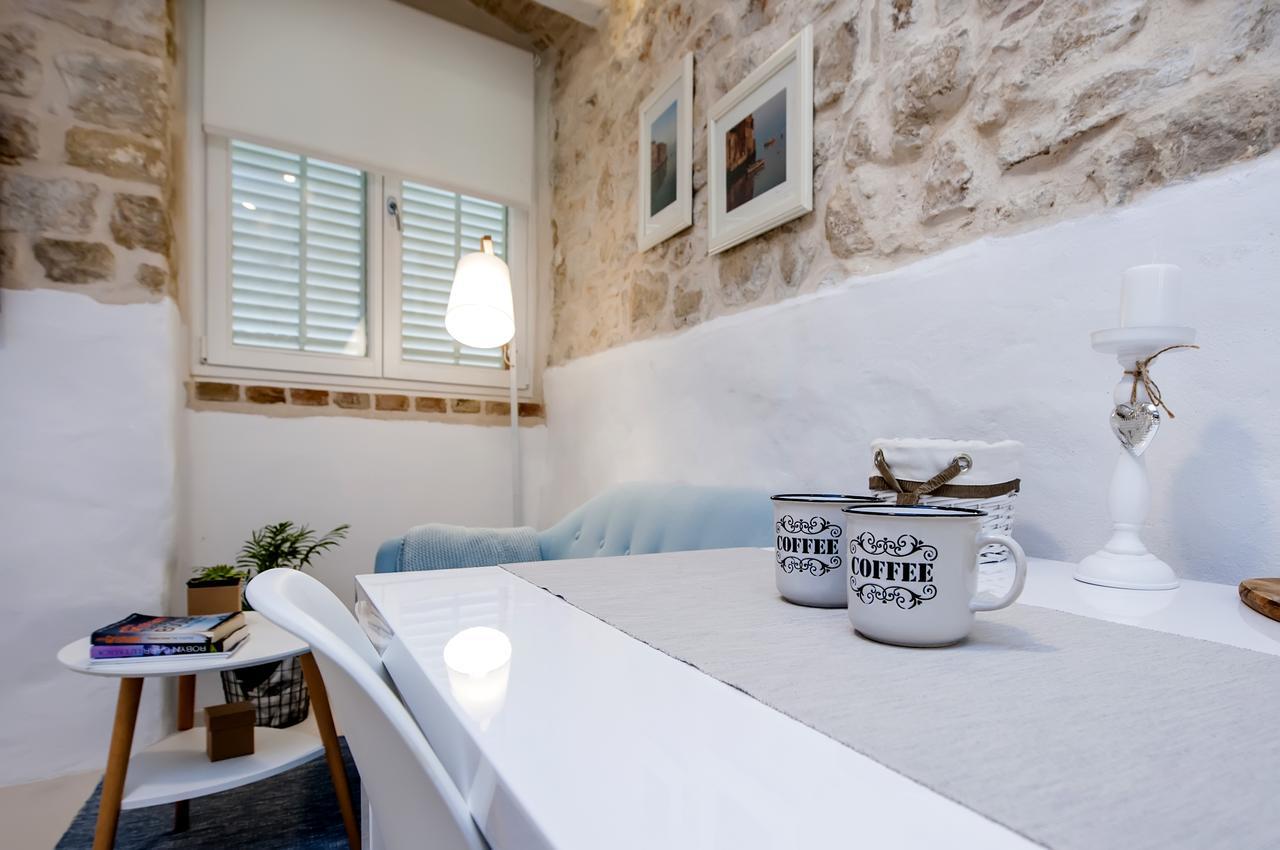 Luna Rooms And Studios Rovinj Bagian luar foto