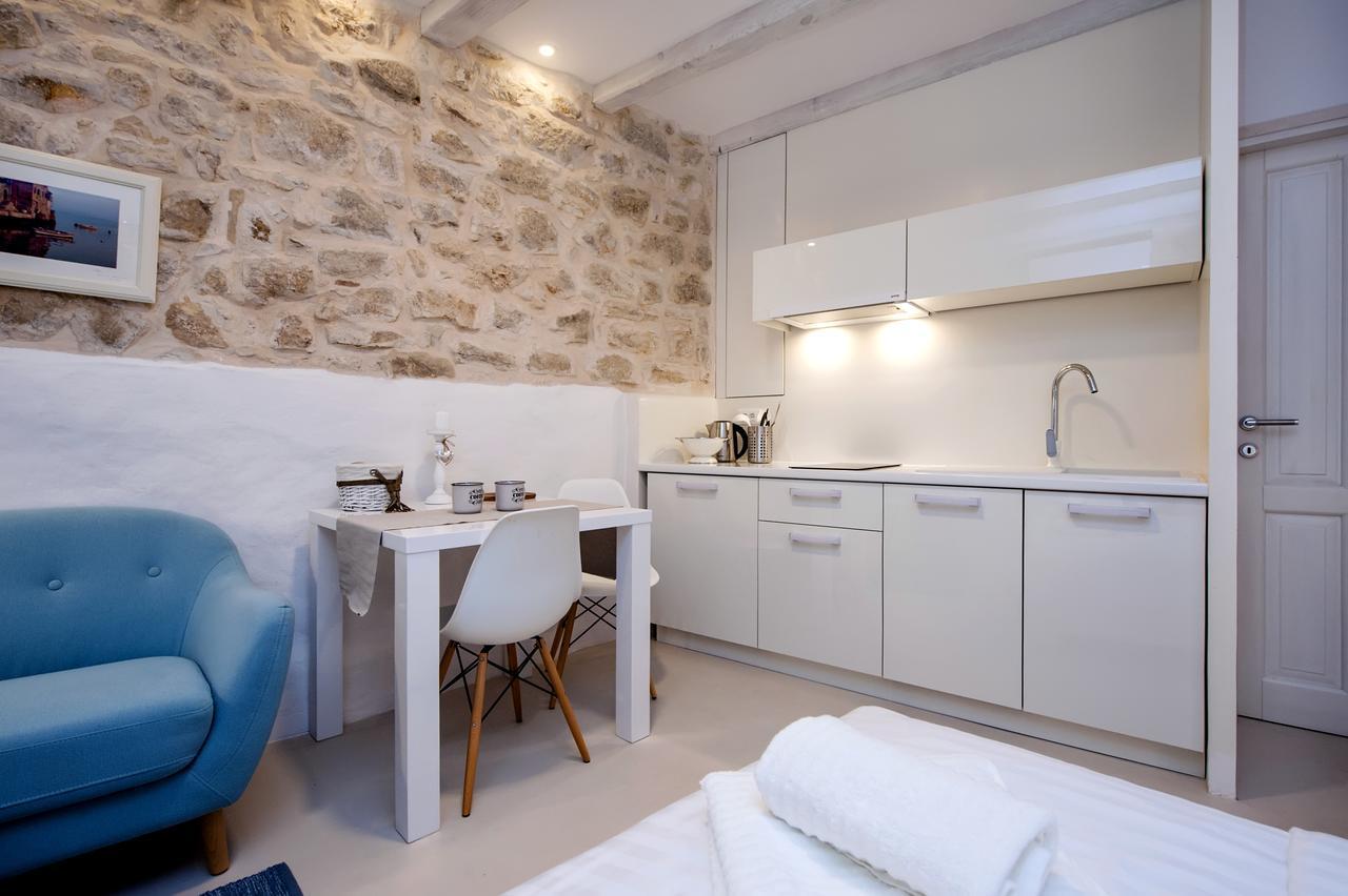 Luna Rooms And Studios Rovinj Bagian luar foto