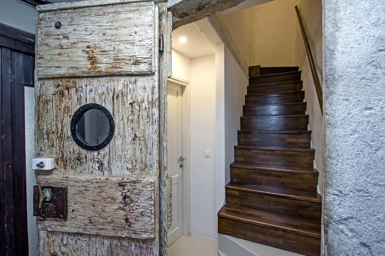Luna Rooms And Studios Rovinj Bagian luar foto