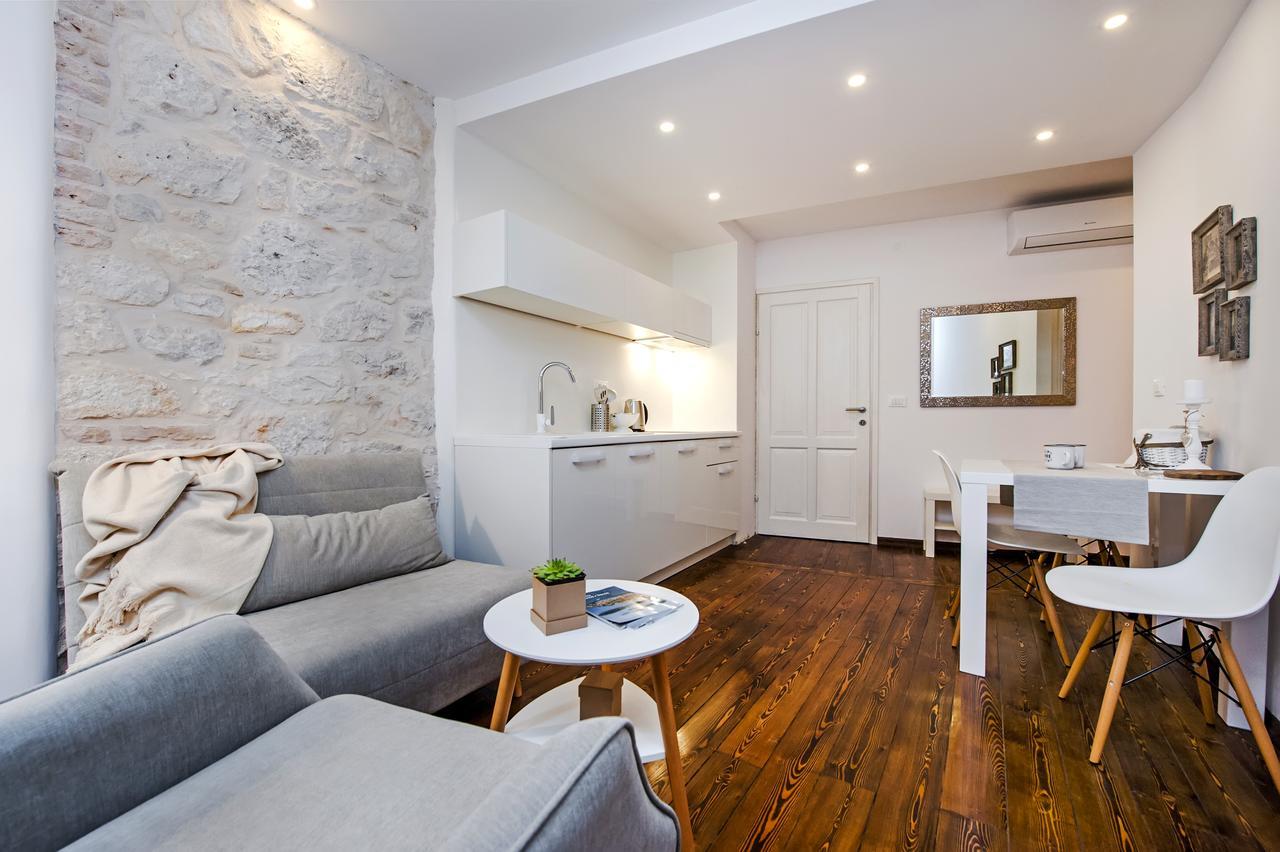 Luna Rooms And Studios Rovinj Bagian luar foto