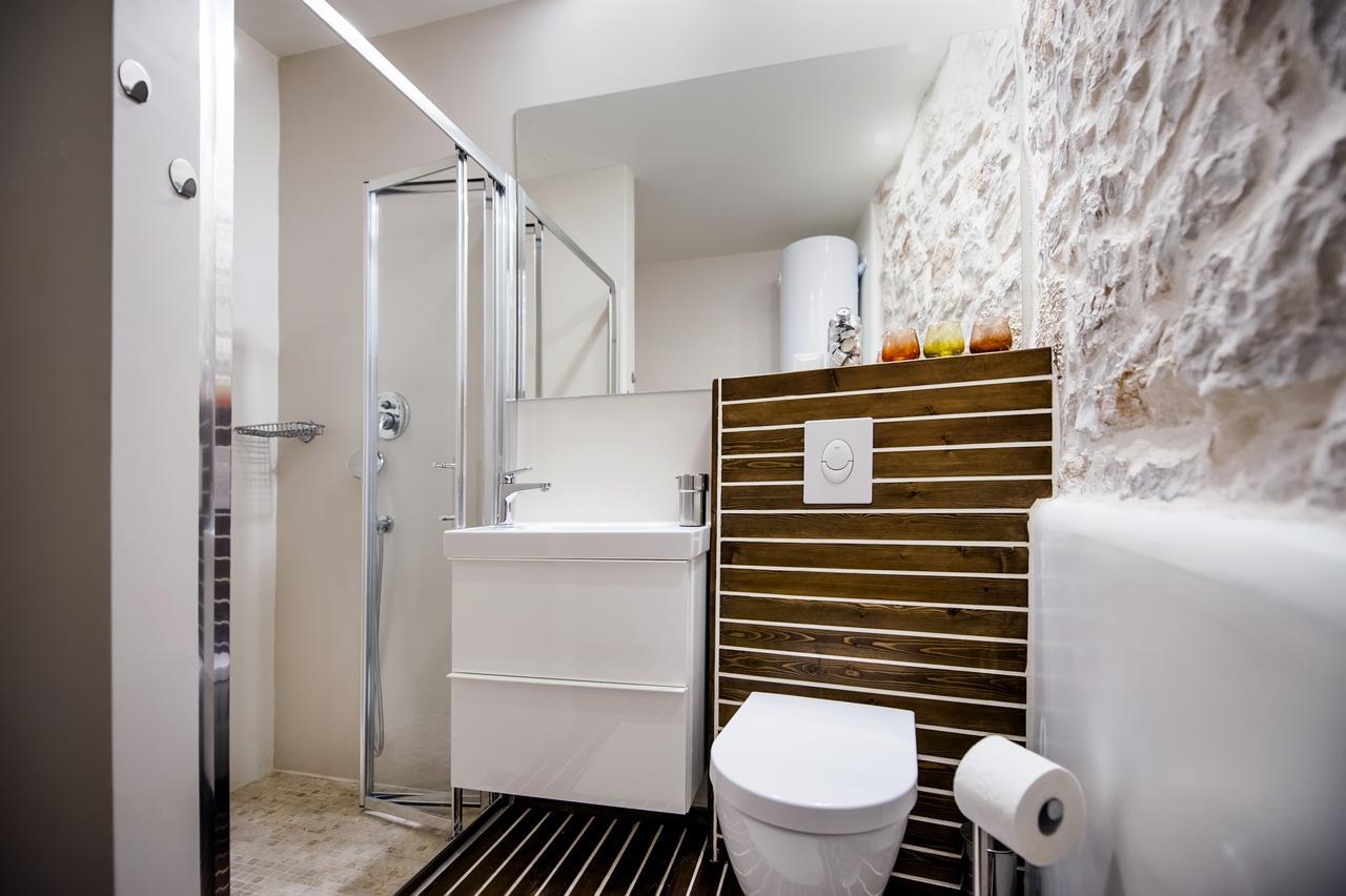 Luna Rooms And Studios Rovinj Bagian luar foto