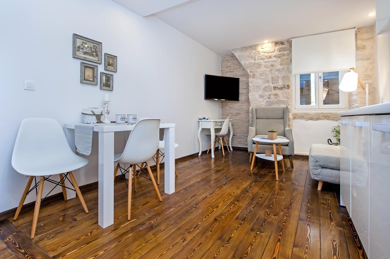 Luna Rooms And Studios Rovinj Bagian luar foto