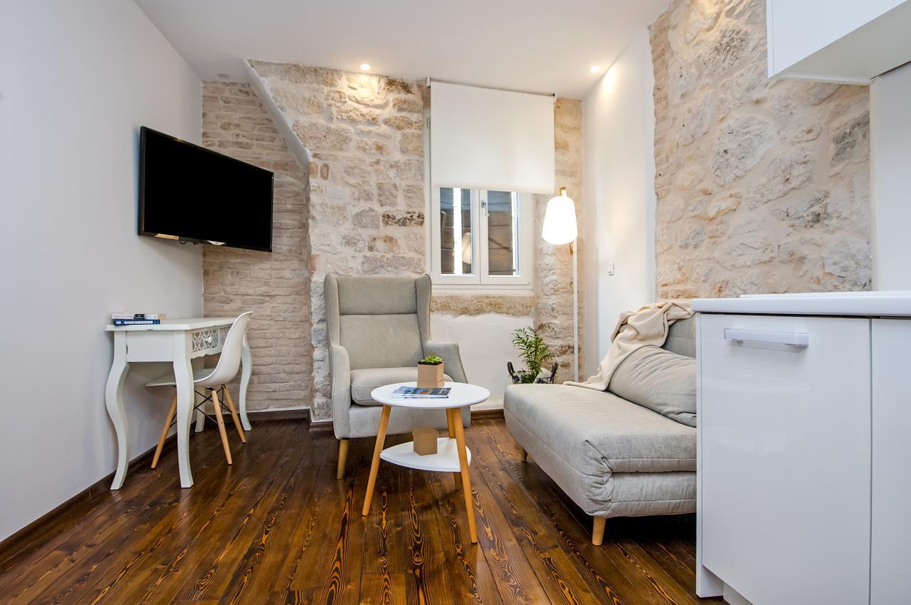 Luna Rooms And Studios Rovinj Bagian luar foto