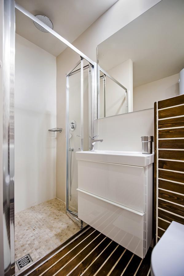 Luna Rooms And Studios Rovinj Bagian luar foto