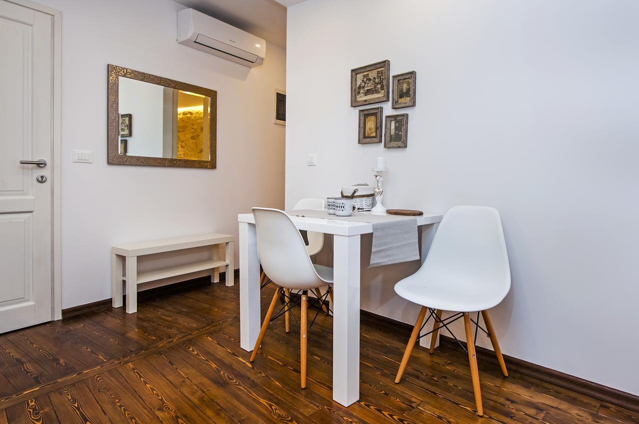 Luna Rooms And Studios Rovinj Bagian luar foto