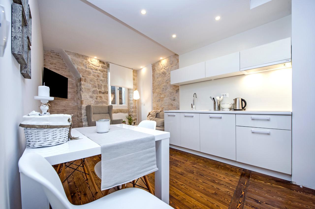 Luna Rooms And Studios Rovinj Bagian luar foto